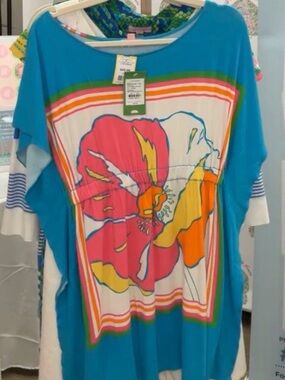 Lilly Pulitzer Mint Top with Pink Label and Blue Trim